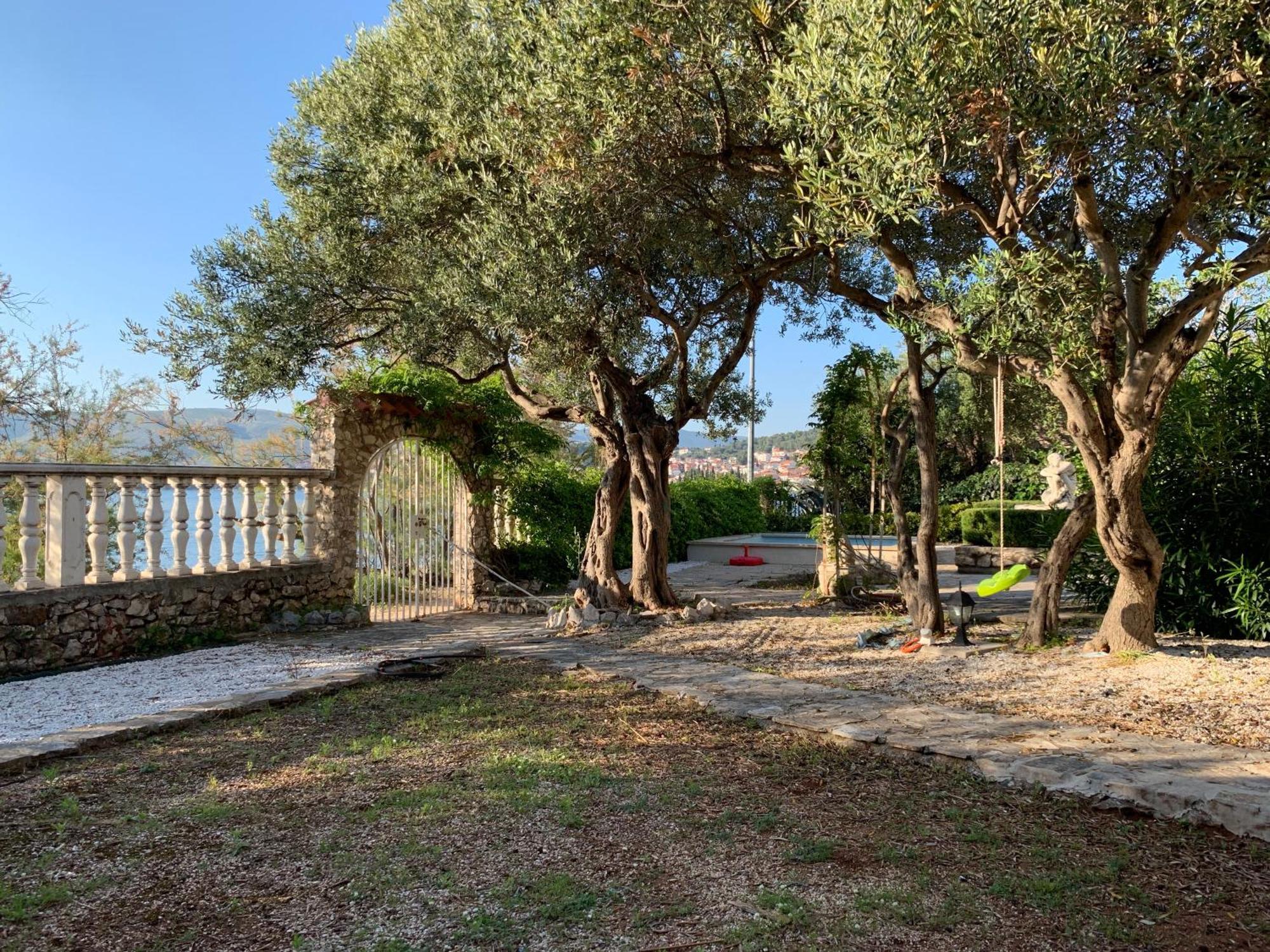 Apartments Villa Julia Trogir Exterior photo