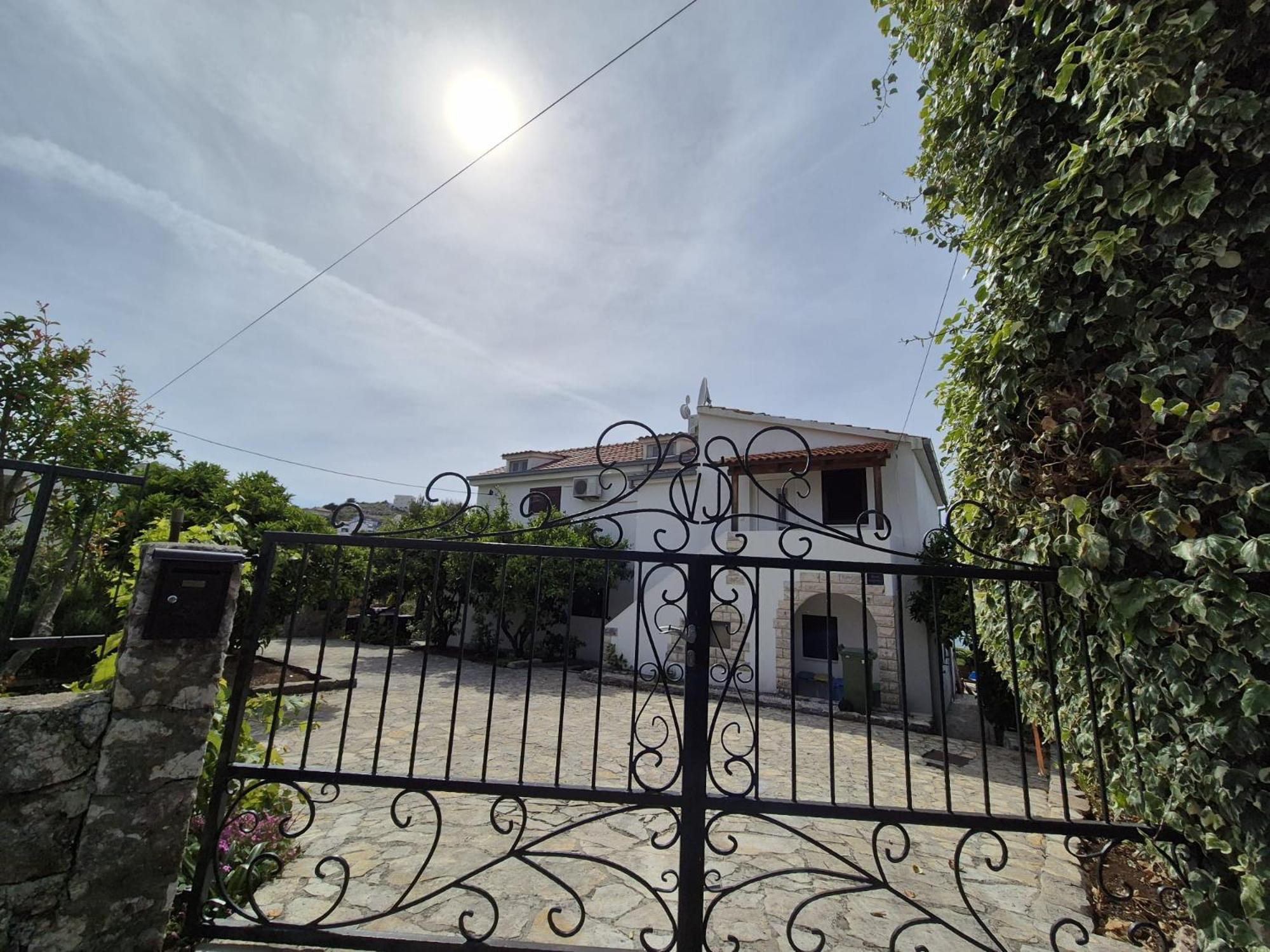 Apartments Villa Julia Trogir Exterior photo